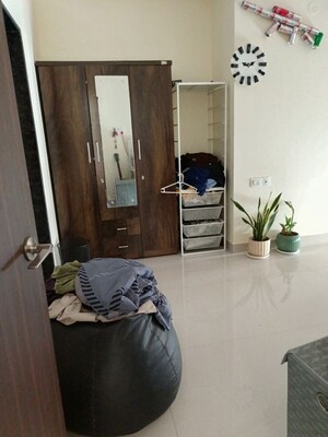 Room in 3 BHK Apartment at Conwood Enclave, Vasant Vihar – for Rent
