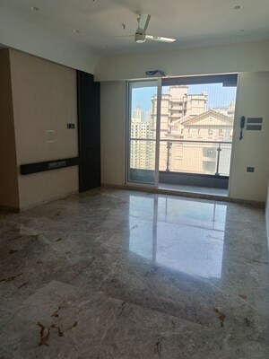 Room in 3 BHK Apartment at Rosa Manhattan, Ghodbunder Road – for Rent