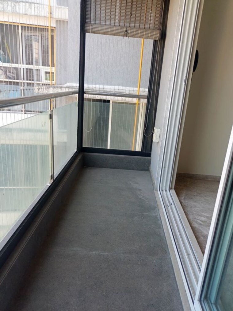 Balcony, rosa-manhattan 3 Bedroom 1100 Sq.Ft. Apartment In Ghodbunder Road Thane 10751949