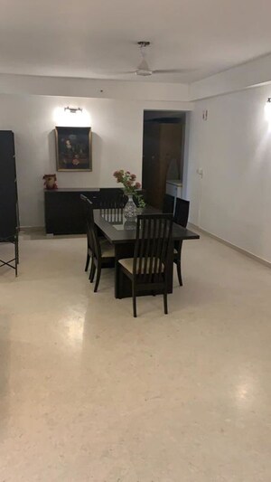 Living Room in 4 BHK Apartment at DLF The Icon, Dlf Phase V – for Sale