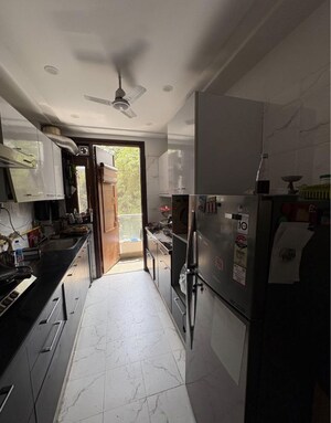 Team Area in 3 BHK Builder Floor at Rajouri Garden – for Rent