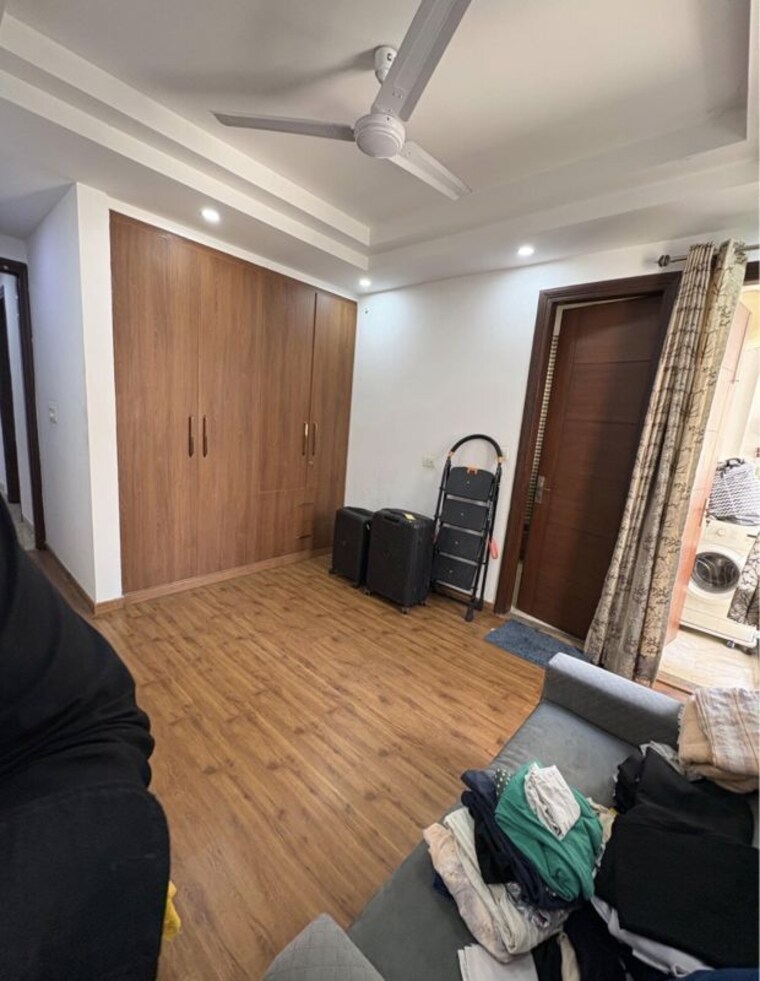 Living Room, rajouri garden 3 Bedroom 180 Sq.Yd. Builder Floor In Rajouri Garden Delhi 10751959