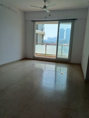 Room in 3 BHK Apartment at Rosa Manhattan, Ghodbunder Road – for Rent