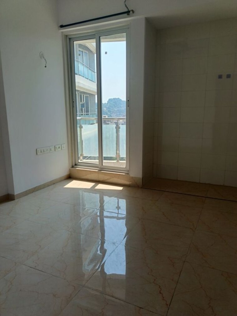 Room, rosa-manhattan 3 Bedroom 1000 Sq.Ft. Apartment In Ghodbunder Road Thane 10751974
