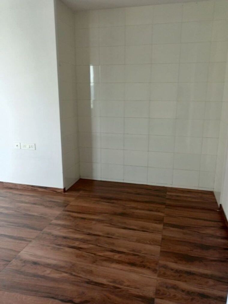 Room, rosa-manhattan 3 Bedroom 1000 Sq.Ft. Apartment In Ghodbunder Road Thane 10751974
