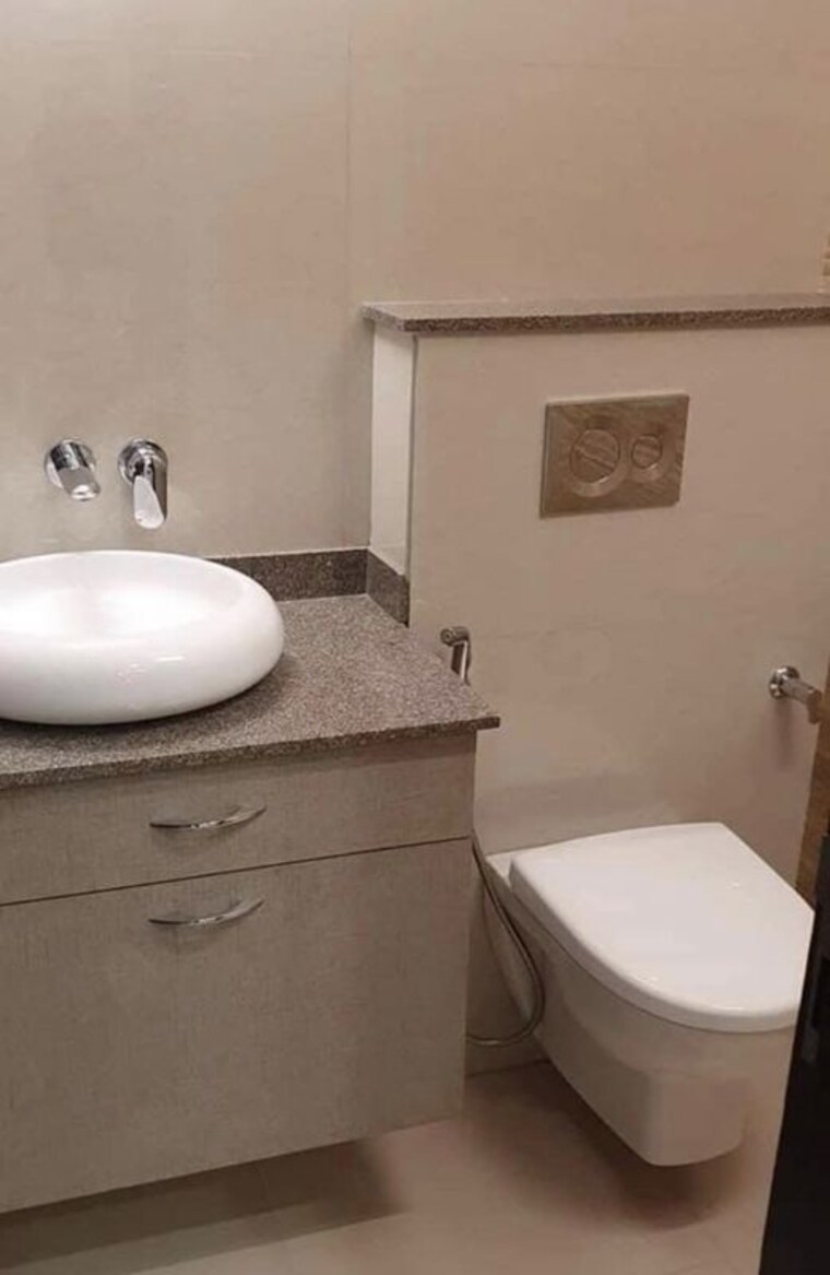 Bathroom, ramesh nagar 2 Bedroom 100 Sq.Yd. Builder Floor In Ramesh Nagar Delhi 10751989