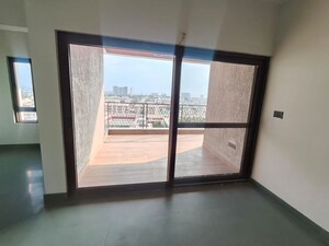 Room in 3 BHK Apartment at Centreo , Kanakapura Road – for Sale