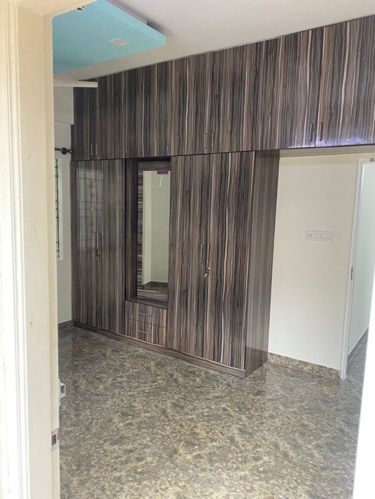 Room, rt nagar 3 Bedroom 1600 Sq.Ft. Apartment In Rt Nagar Bangalore 10752004