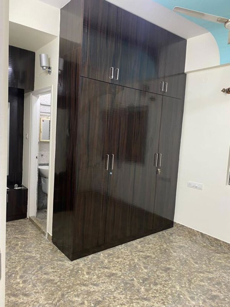 Room, rt nagar 3 Bedroom 1600 Sq.Ft. Apartment In Rt Nagar Bangalore 10752004