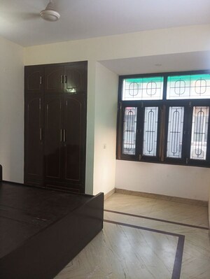 Room in 3 BHK Apartment at Vidhi Apartment IP Extension, Ip Extension – for Rent