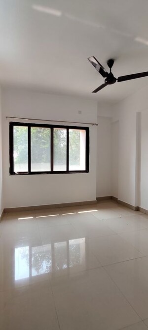 Room in 3 BHK Apartment at Amlidih – for Rent