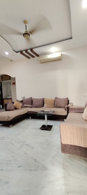 Living Room in 3.5 BHK Villa at Shankar Nagar – for Rent