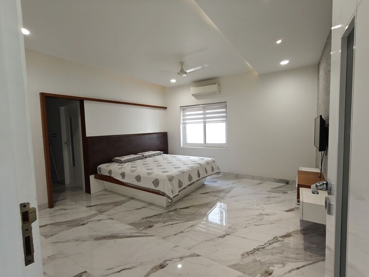 Parking, kakatiya-hills 3 Bedroom 3200 Sq.Ft. Builder Floor In Jubilee Hills Hyderabad 10752046