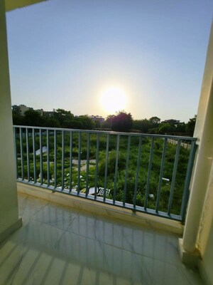 Balcony in Studio Builder Floor at DLF Qerwa, Sector 28 – for Rent