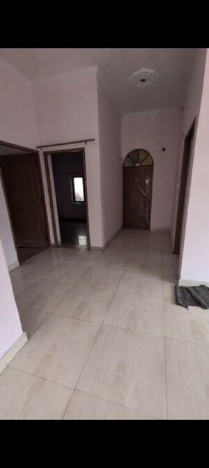 Room in 2 BHK Builder Floor at Ballupur – for Rent