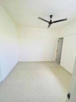 Room in 2 BHK Apartment at Runwal Primrose, Dombivli East – for Rent