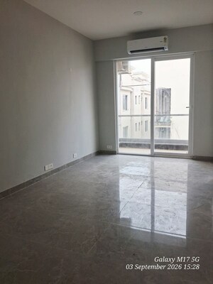 Room in 2.5 BHK Builder Floor at Signature Global City 92, Sector 92 – for Rent