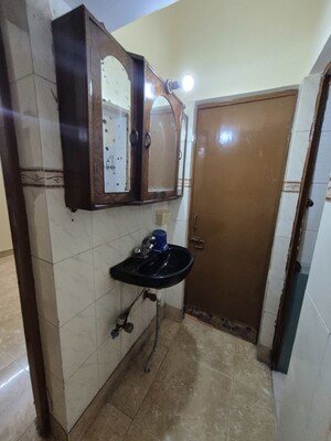 Dining Room in 3.5 BHK Apartment at Mayur Vihar – for Rent