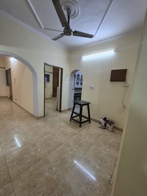 Living Room in 3.5 BHK Apartment at Mayur Vihar – for Rent