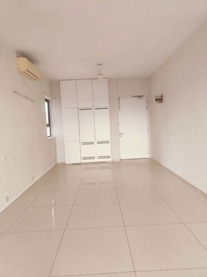 Room in 2 BHK Apartment at Ireo Skyon, Sector 60 – for Sale