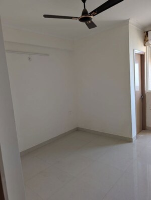 Room in 4 BHK Apartment at Pareena Coban Residences, Sector 99a – for Sale