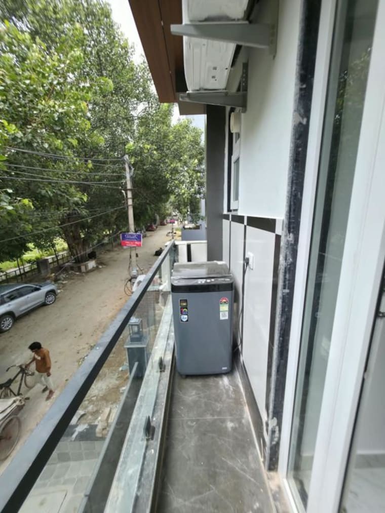 Balcony, the-grand Studio 300 Sq.Ft. Builder Floor In Sector 52 Gurgaon 10752110