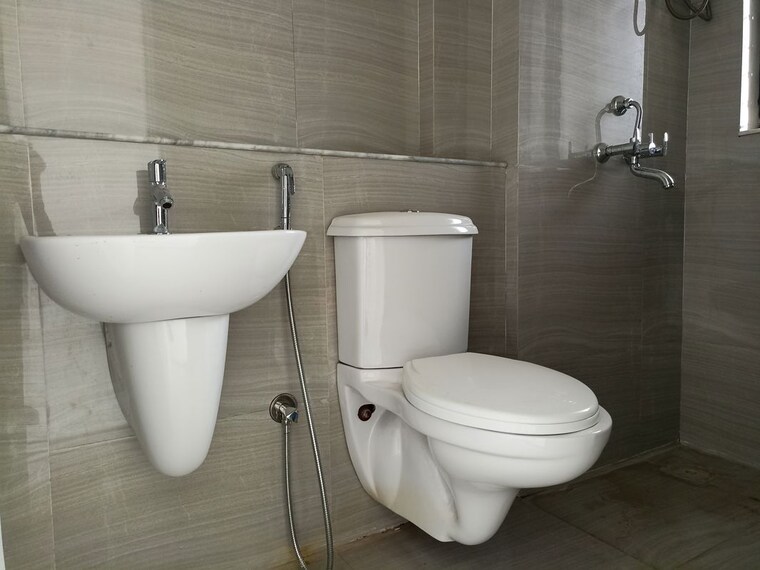 Bathroom, runwal-gardens-phase-2 1 Bedroom 467 Sq.Ft. Apartment In Dombivli East Thane 10752120