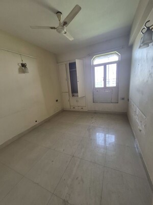 2.5 BHK Apartment For Rent in Mayur Vihar