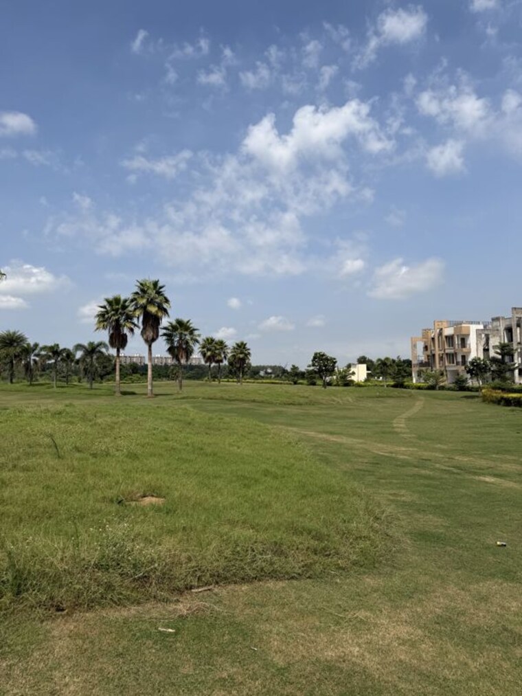 Garden, supertech-golf-country-phase-2 2 Bedroom 1000 Sq.Ft. Apartment In Sector 22d Yamuna Expressway Greater Noida 10752137