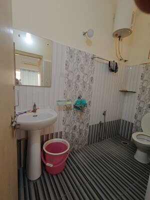 Bathroom in 1 BHK Apartment at Ten Madhapur, Madhapur – for Rent