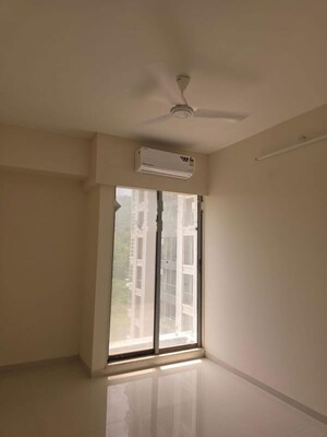 Room in 2 BHK Apartment at Unique Vistas, Patlipada – for Rent