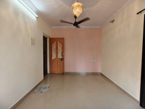 Room in 1 BHK Apartment at Preeti Sagar CHS, Borivali West – for Rent