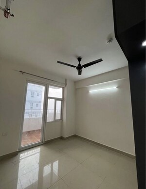 Room in 3 BHK Builder Floor at Tagore Garden – for Rent