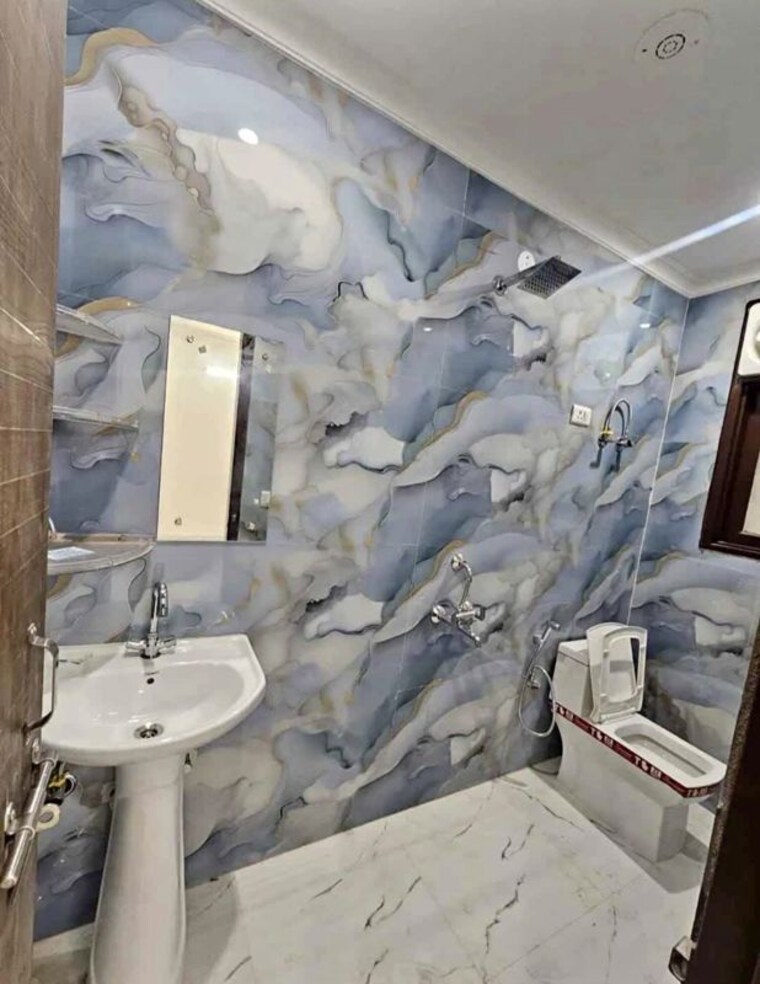 Team Area, subhash nagar 3 Bedroom 140 Sq.Yd. Builder Floor In Subhash Nagar Delhi 10752196