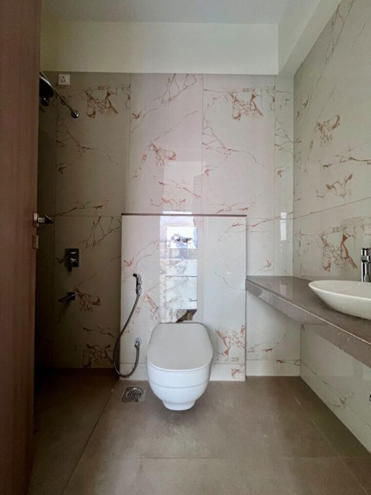 Bathroom, raymond-the-invictus-by-gs 3 Bedroom 1450 Sq.Ft. Apartment In Pokhran Road No One Thane 10752223
