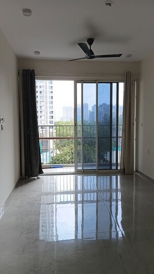 Room in 2 BHK Apartment at Piramal Vaikunth, Balkum Pada – for Sale