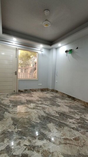 Room in 1 BHK Builder Floor at Neb Sarai – for Rent