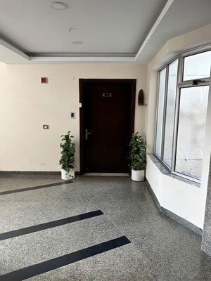 3 BHK Apartment – Entrance View at Parsvnath Exotica, Sector 53 - for Sale