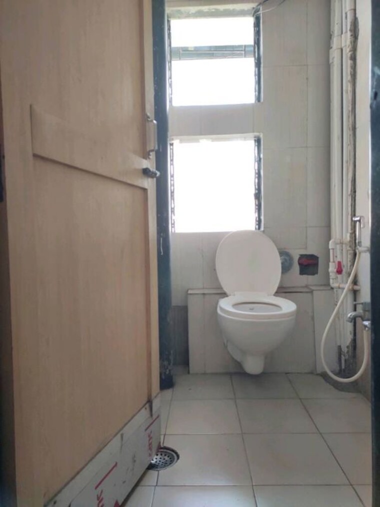 Bathroom, asian-dream-heights 3 Bedroom 1500 Sq.Ft. Apartment In Kharghar Navi Mumbai 10752236