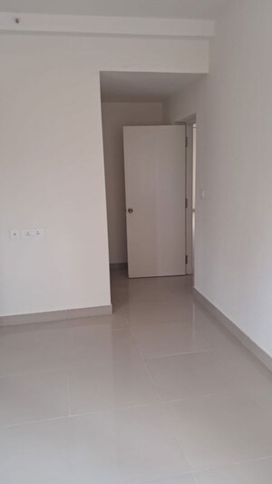 Room in 3 BHK Apartment at Mantri Webcity, Hennur Road – for Sale