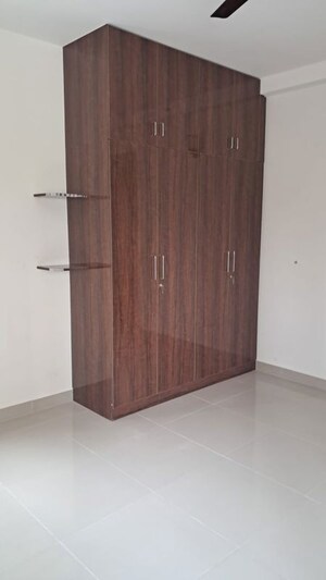 Room in 3 BHK Apartment at Mantri Webcity, Hennur Road – for Sale
