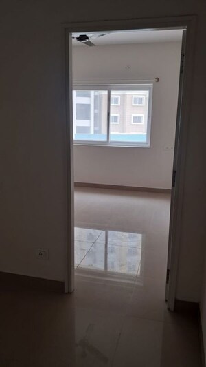 Room in 3 BHK Apartment at Mantri Webcity, Hennur Road – for Sale