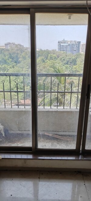 Room in 2.5 BHK Apartment at Chandivali – for Sale