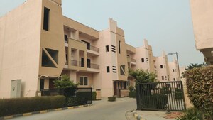 4 BHK Villa – Exterior View View at Supertech Golf Country Village, Sector 22d Yamuna Expressway - for Sale