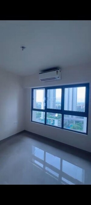 Room in 2 BHK Apartment at Piramal Vaikunth, Balkum Pada – for Rent