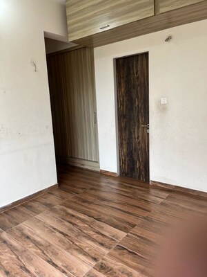Room in 2 BHK Apartment at Dhamji Shamji Mahavir Spring Tulip Phase 1, Pokhran Road No Two – for Rent