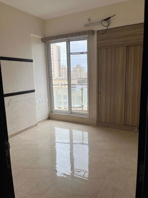 Room in 2 BHK Apartment at Dhamji Shamji Mahavir Spring Tulip Phase 1, Pokhran Road No Two – for Rent