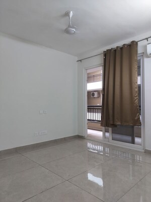 Room in 3.5 BHK Apartment at Maya Green Lotus Utsav, International Airport Road – for Rent
