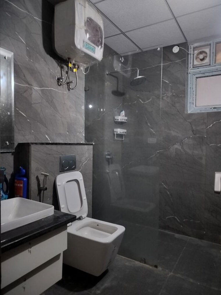 Bathroom, maya-green-lotus-utsav 3.5 Bedroom 2335 Sq.Ft. Apartment In International Airport Road Zirakpur 10752268