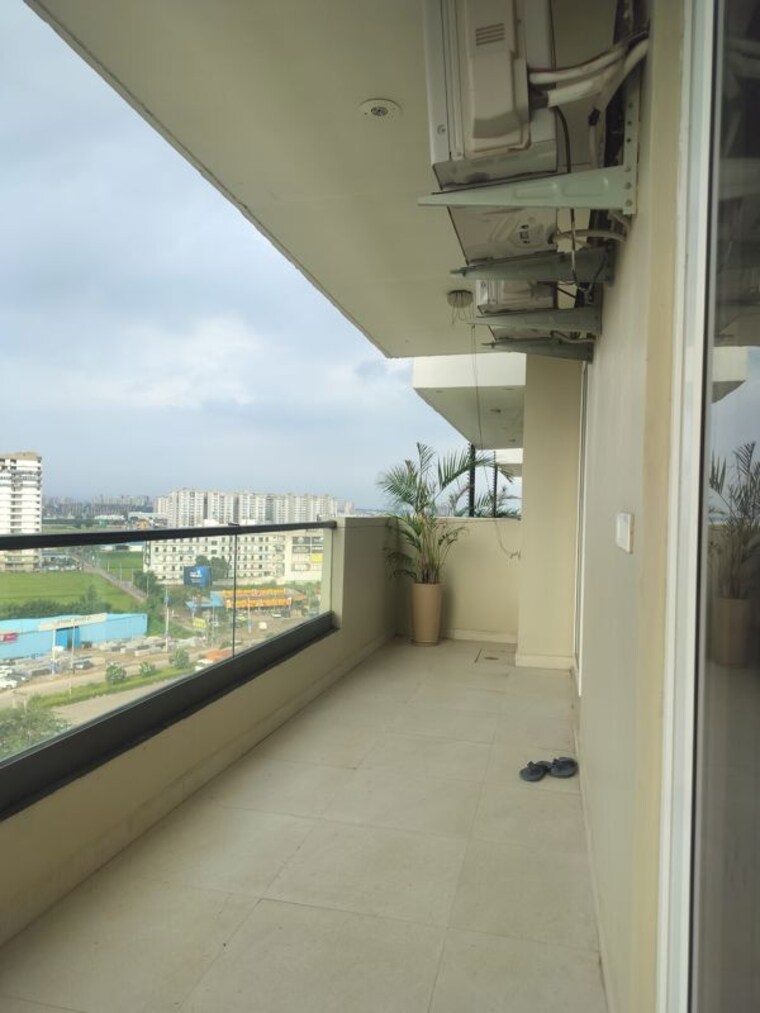 Balcony, maya-green-lotus-utsav 3.5 Bedroom 2335 Sq.Ft. Apartment In International Airport Road Zirakpur 10752268